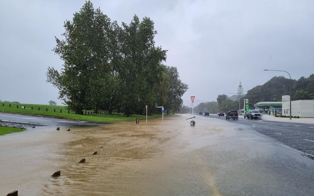 Flooding has begun as a result of Cyclone Gabrielle on Riverside Drive in Northland's Whangārei.