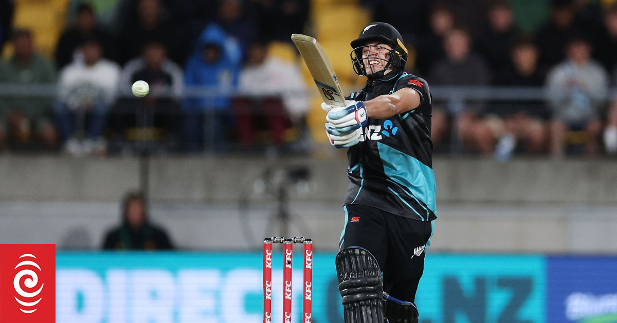 Mark Chapman powers Black Caps to impressive win against Pakistan - Vimarsana News