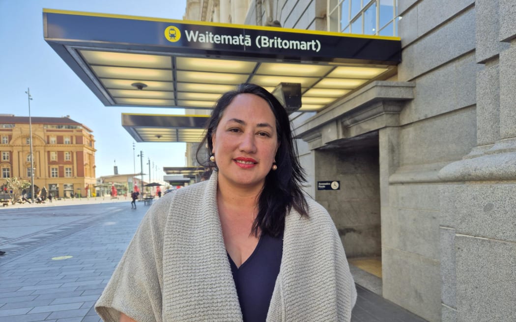 Auckland mayoral candidate Kerrin Leoni unveiled her transport policy plan at Waitematā Station on Thursday morning.