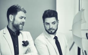 Brian McFadden (L) and Keith Duffy (R)