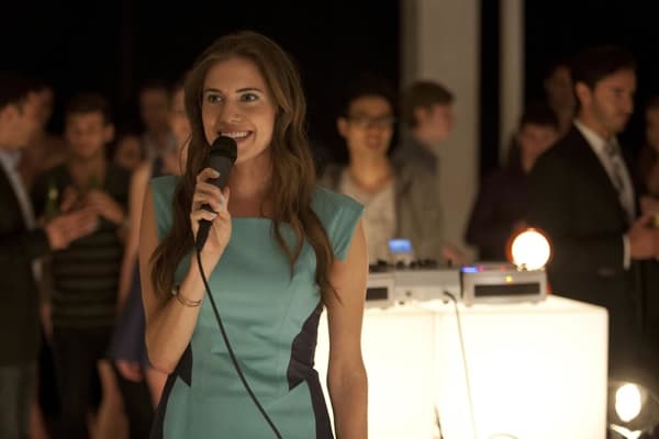 Allison Williams in Girls (2012).