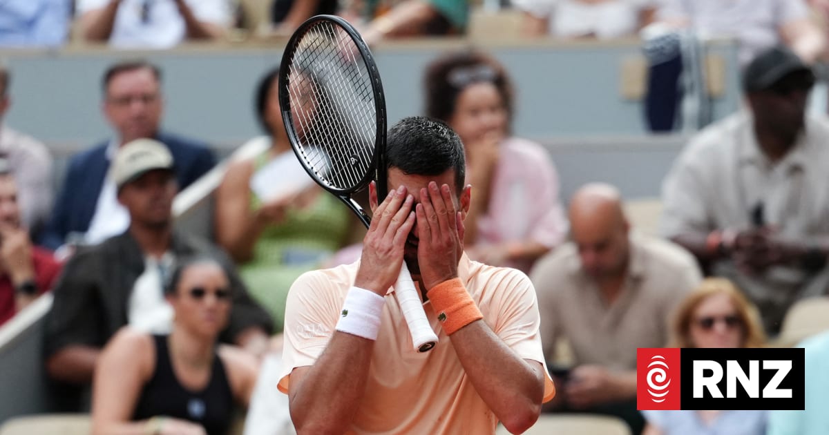 Djokovic stunned in French Open third round | RNZ