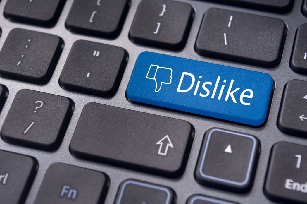 Image of a dislike button.