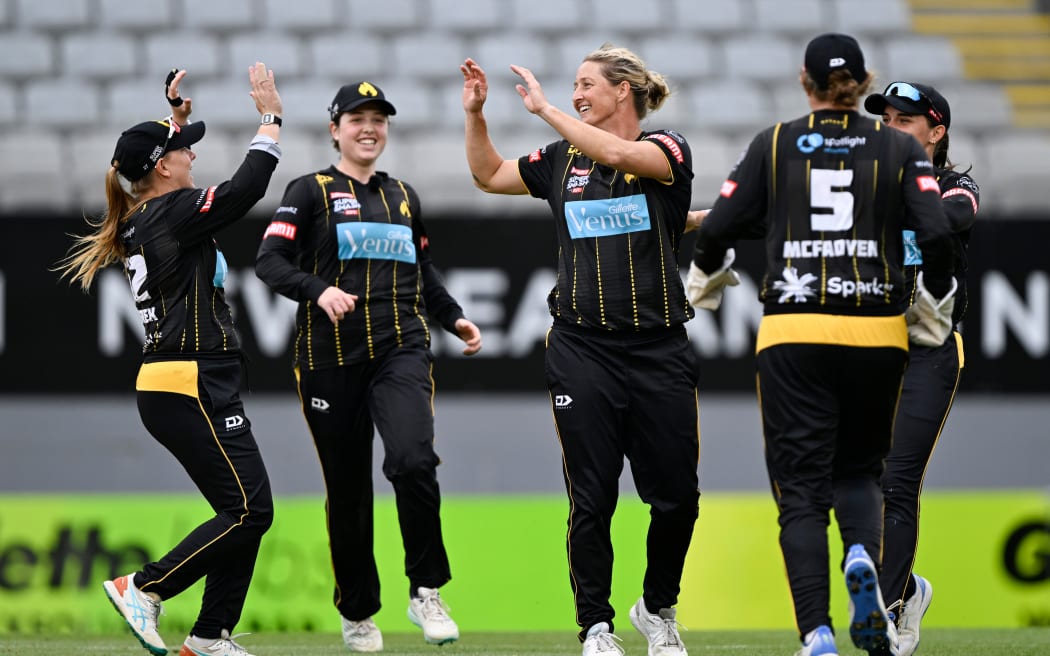 Sophie Devine of the Wellington Blaze takes a catch off her bowling to dismiss Armitage during the Dream11 Super Smash T20 Womens Cricket Final. Eden Park, Auckland, New Zealand. Sunday 28 January 2024. Photo credit: Andrew Cornaga / www.photosport.nz