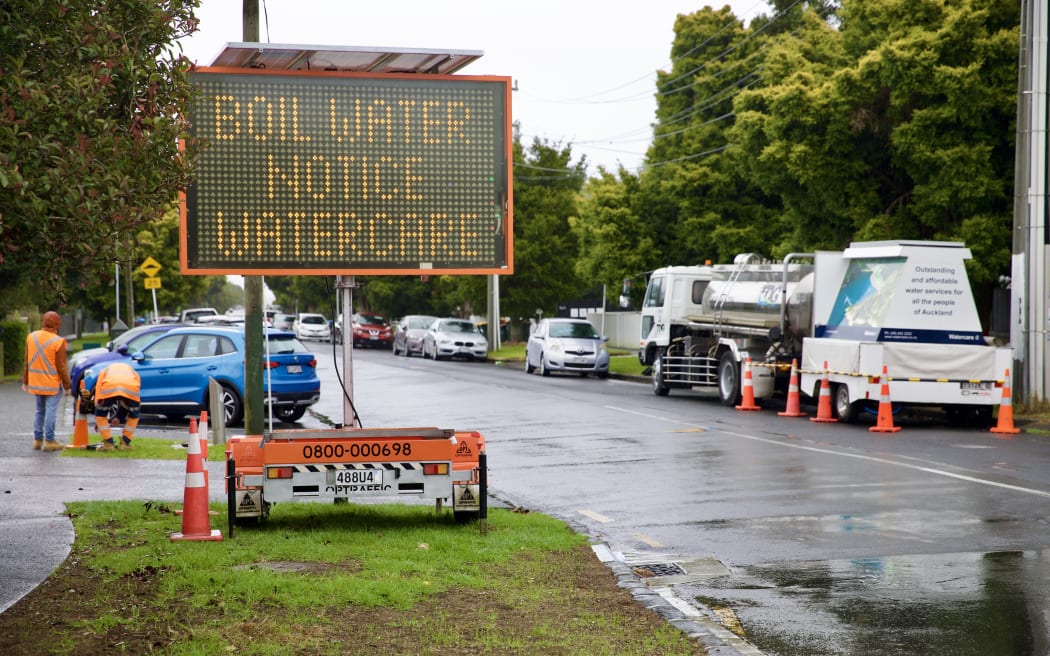 A boil water notice has been issued for several Auckland suburbs after routine water sample testing showed traces of E coli.