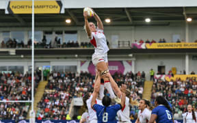 England's lock Rosie Galligan wins line-out ball during the Women’s Rugby World Cup pool A match between England and Samoa at Franklin's Gardens, Northampton, central England, on August 30, 2025. (Photo by Glyn KIRK / AFP)