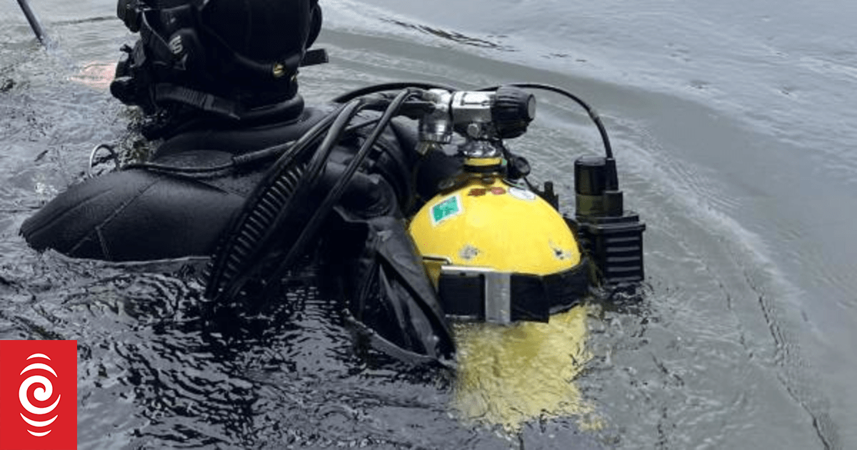 Police find body inside of vehicle in Waikato River