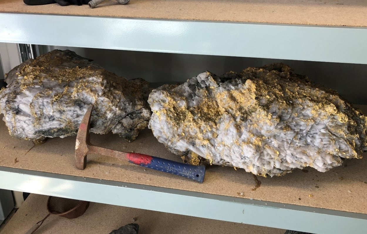 Australian miners have found 95kg specimen stone (containing an estimated 2440 ounces) and a 63kg specimen stone (containing estimated 1620 ounces) from the Beta Hunt mine.