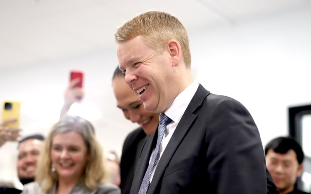 Labour leader Chris Hipkins visits innovation centre at Auckland University