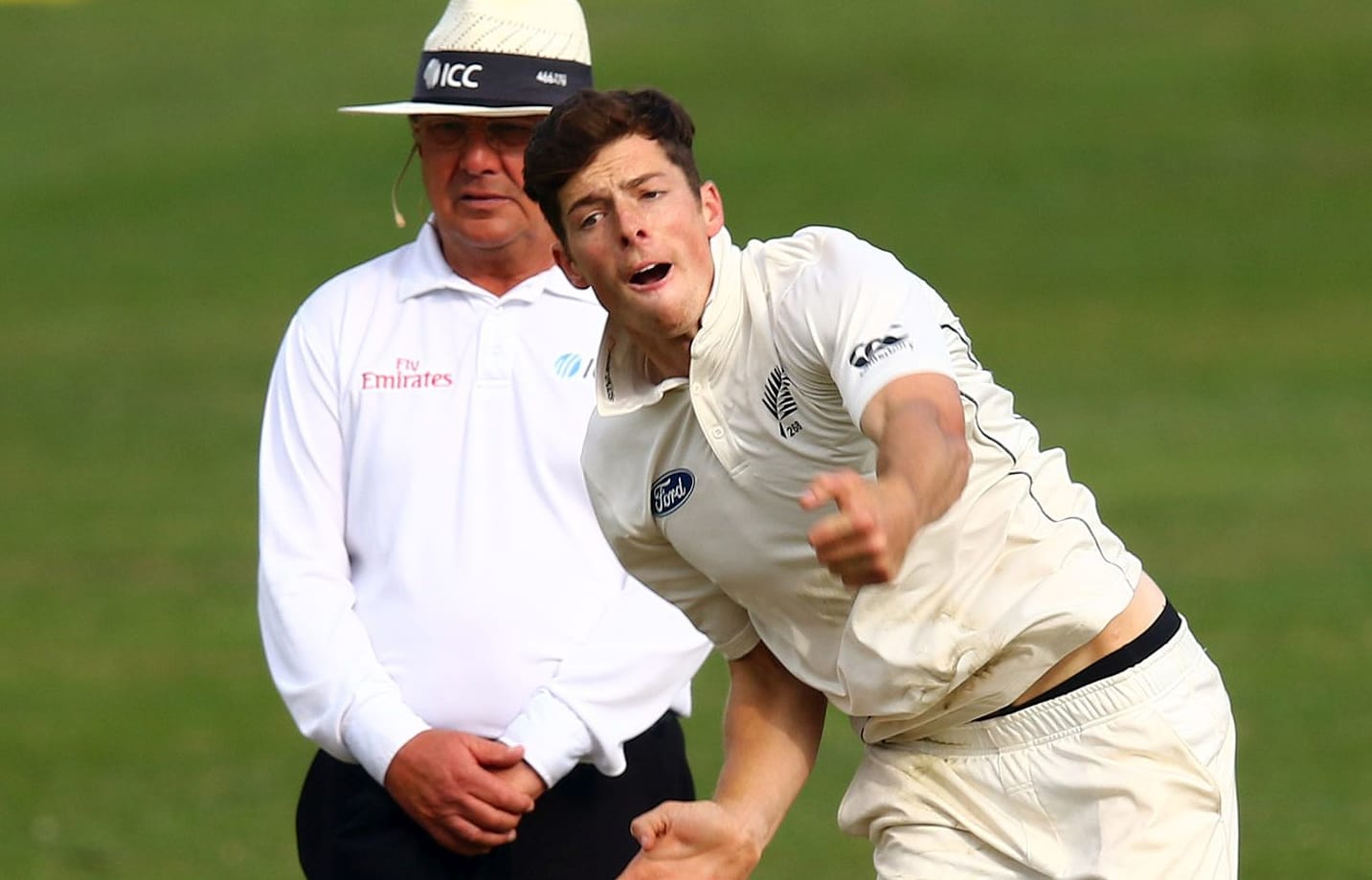 Spinner Mitchell Santner
