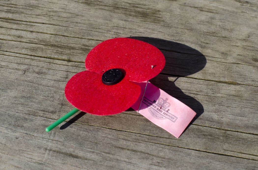 A NZ Anzac poppy