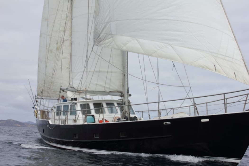 The Dutch-registered Dona Catharina rescued a stranded British family overnight.