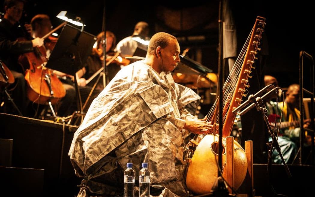 Toumani Diabate Playing his 21 stringed kora