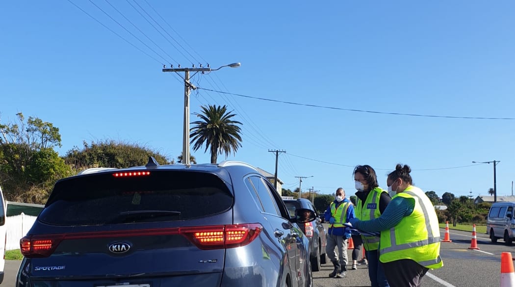 Ngāti Ruanui and Ngā Ruahine set up a checkpoint at Patea before dawn yesterday on Tuesday with police support.