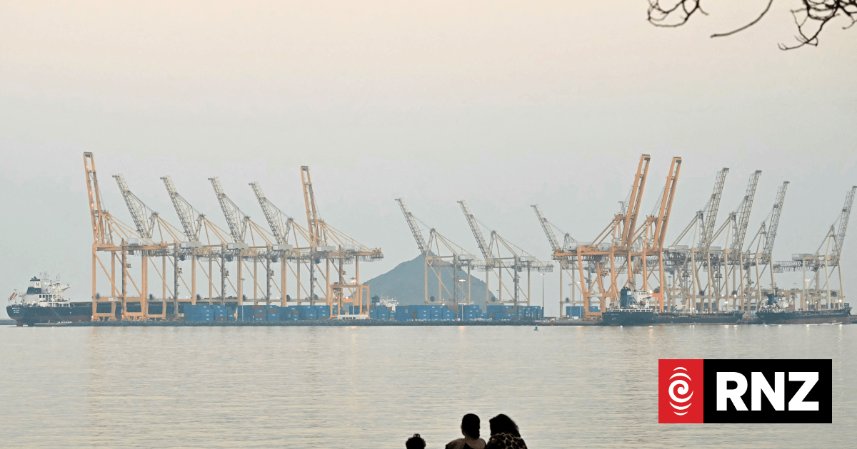 Iran is escalating the war by placing explosive mines along a key oil route. Here are the risks - RNZ