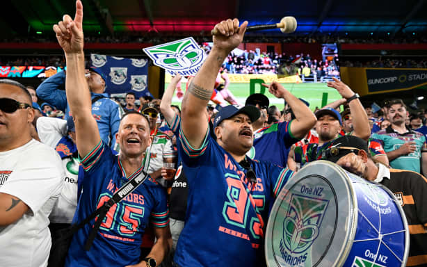 Warriors fans in Brisbane a 'wild swirling outpouring of energy' for ...