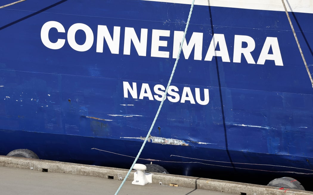 Damage on the Connemara after it hit a wharf at Picton