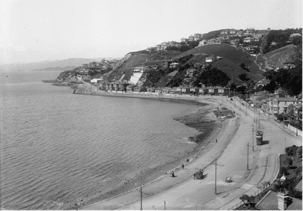 Wellington's Oriental Bay and early predecessor to the current seawall, in 1910.