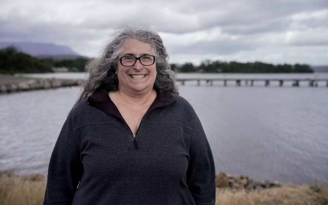 Hobart-based biologist Lisa-ann Gershwin says the algal blooms can harm the ecosystem in several ways.
