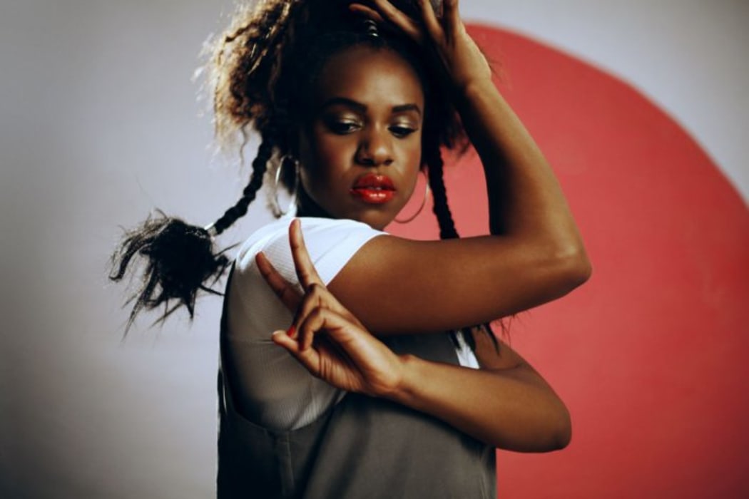 British singer Nao's new song 'Girlfriend' has a seductive quality.