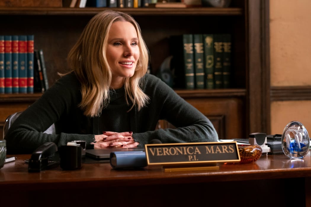 Kristen Bell is back as Veronica Mars on Neon.