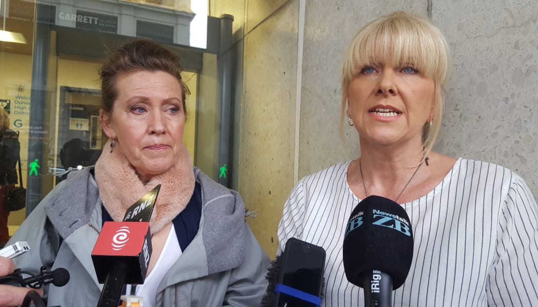 Sharon Comerford's identical twin sister Jacqui Comerford (left), and sister Debi Ogle (right).