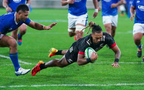 Maori All Blacks Sean Wainui scores a try against Samoa, Wellington 2021.