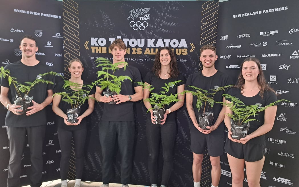 Members of the New Zealand Olympic swim team 2024.