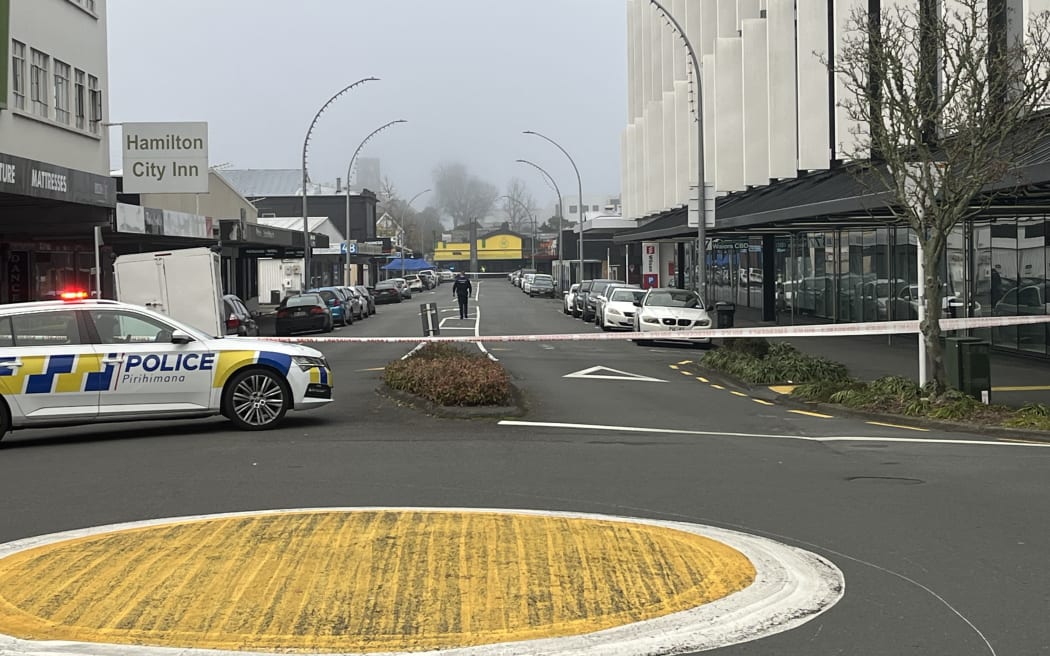 Hamilton police cordon