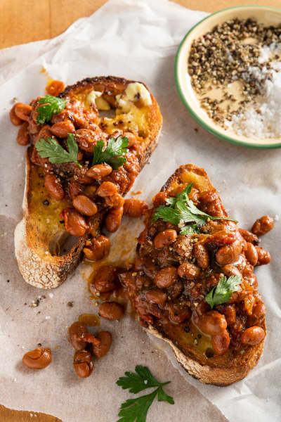 SLOW-COOKED SMOKY BEANS