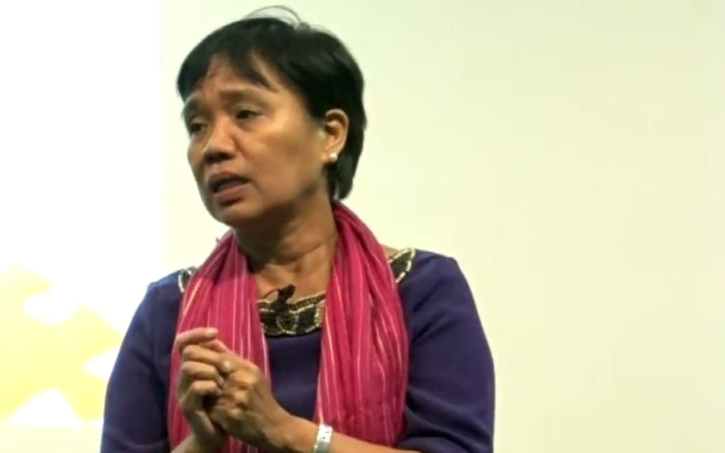 Malou Mangahas speaking at the AUT's Pacific Media Centre summit 'Journalism Under Duress'