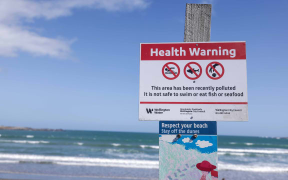 Untreated water is leaking onto the capital's south coast beaches due to the Moa Point Treatment Plant flooding and being turned off from early this morning.
