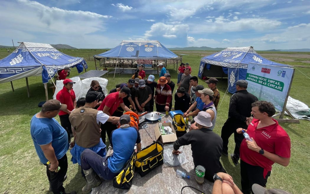New Zealand farmers have shared their shearing knowledge with more than 100 Mongolian herders during a five week tour of the country.