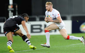 Recalled fullback Sam Tomkins scored the opening try for England in Hull.