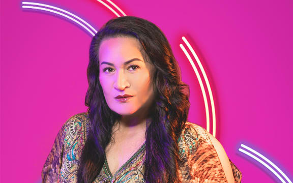 Annie Crummer is to perform with the APO