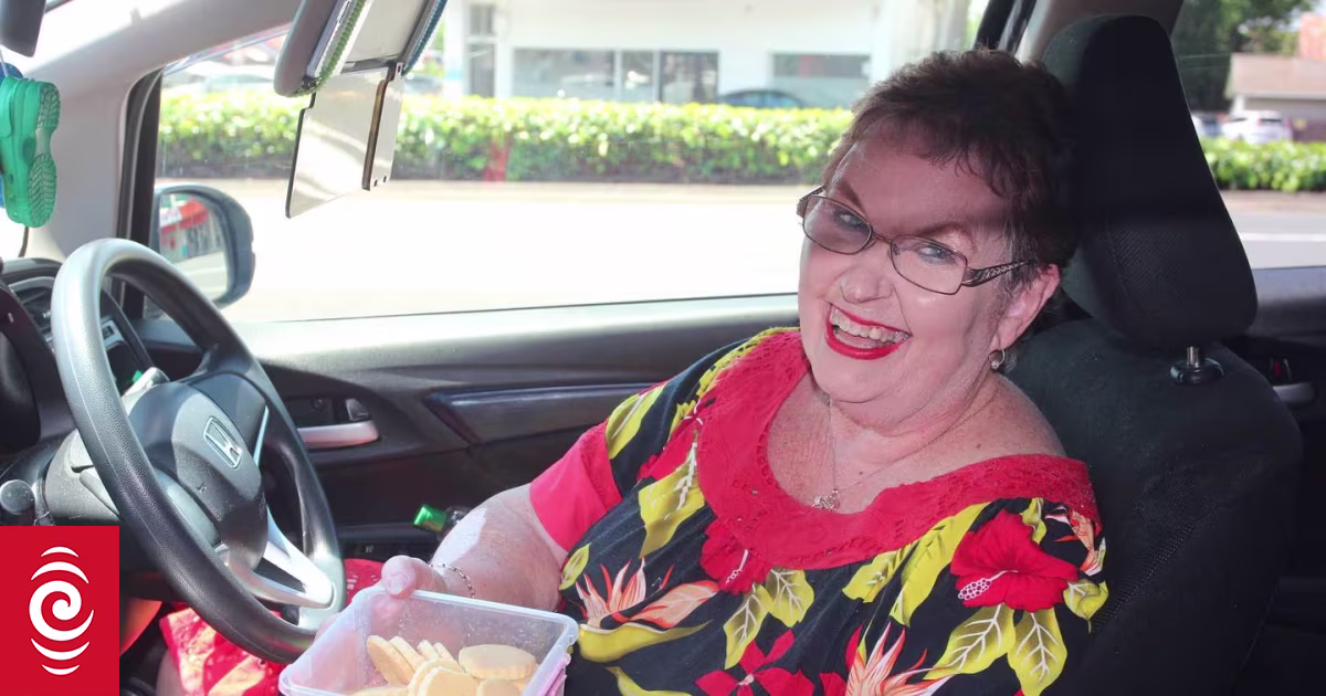 Shortbread and counselling - Hamilton's 5-star Uber driving nan - Vimarsana News