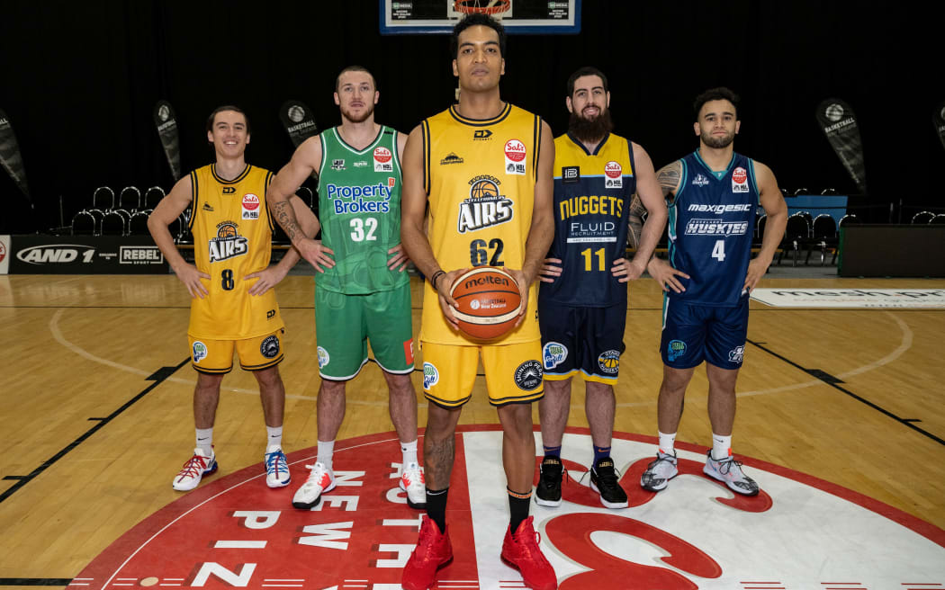 The All Star Five, Derone Raukawa ( Taranaki Mountainairs), Tom Vodanovich (Manawatu Jets), Marcel Jones (Taranaki Mountainairs), Jordan Ngatai (Otago Nuggets) and Izayah Mauriohooho (Auckland Huskies).
NBL Showdown