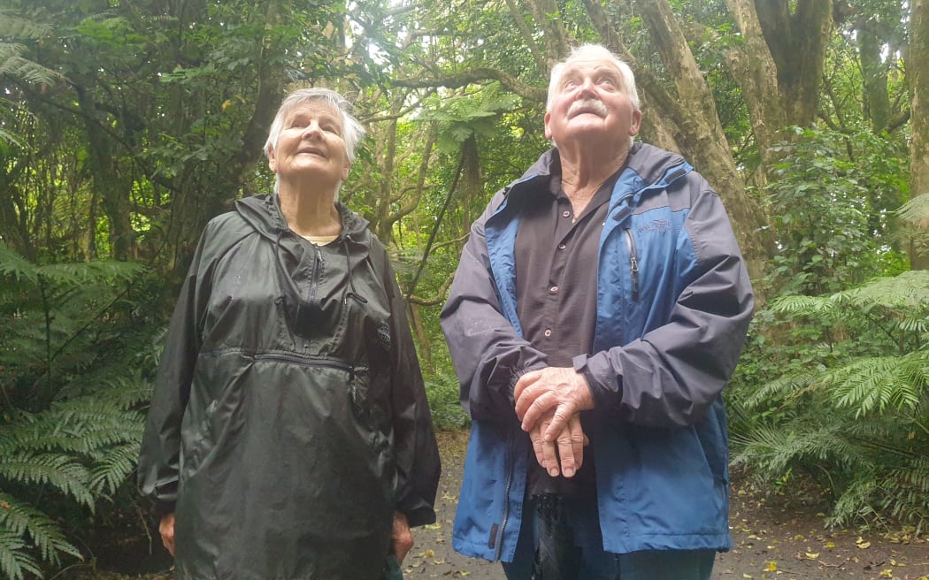 Friends of Pukekura Park members Adrienne Tatham and Lynn Bublitz.