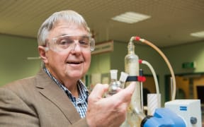 Professor Peter Tyler has won the 2017 MacDiarmid Award for his work discovering new drugs.