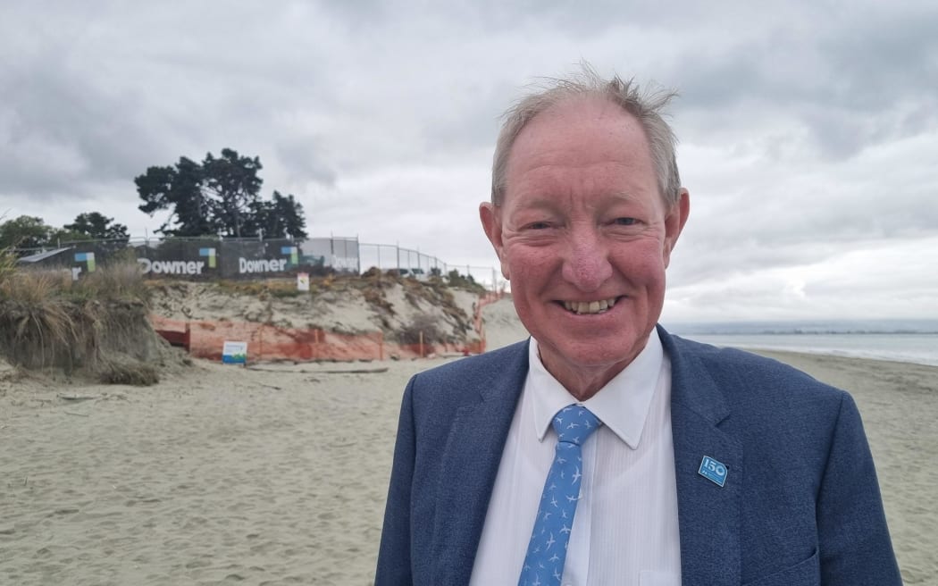 Nelson Mayor Nick Smith at Tāhunanui Beach. Samantha Gee/RNZ.