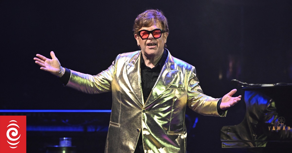 Elton John Dazzles Los Angeles in Last American Concert: Review