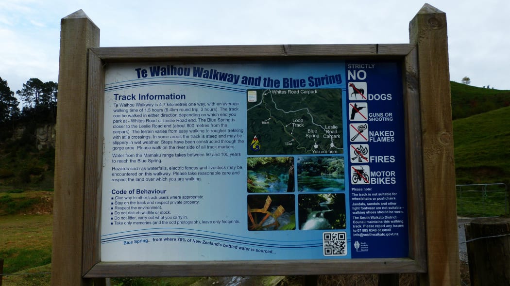 A sign at the Te Waihou Walkway to Blue Spring, near Putaruru which says light no fires, no littering etc