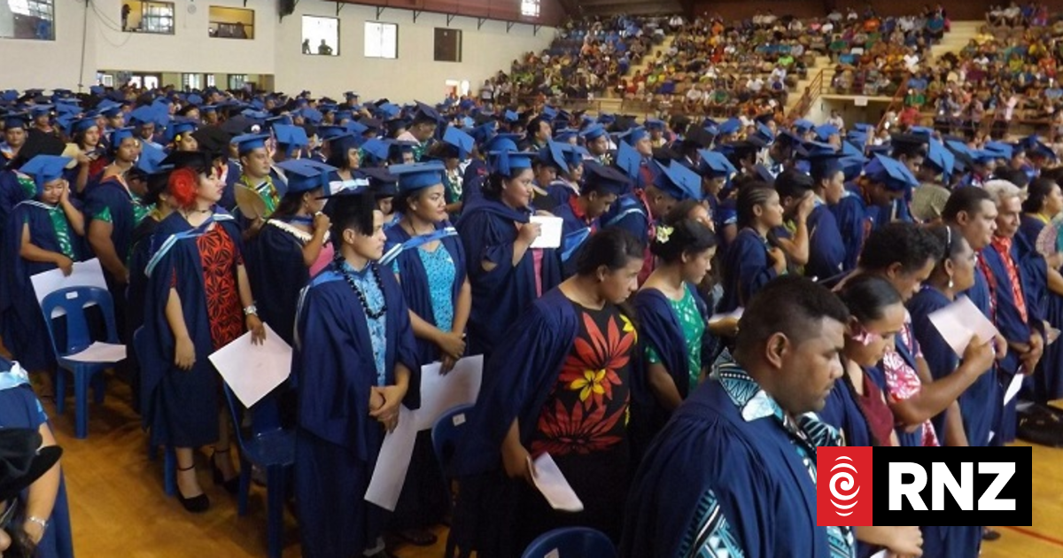 Samoa university cancels graduation over measles outbreak | RNZ News