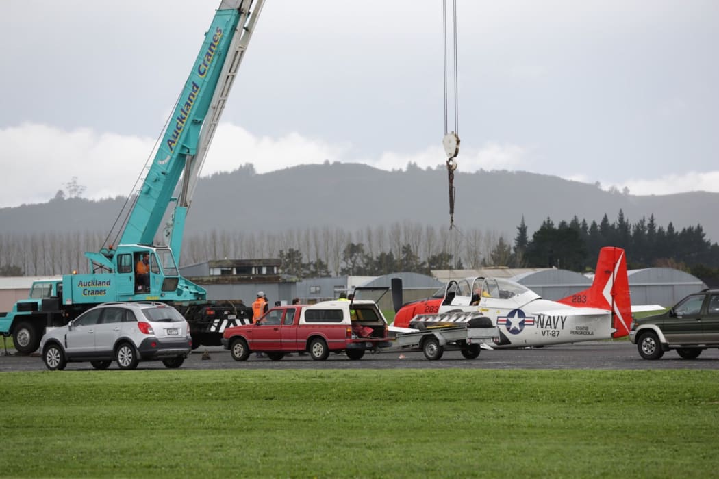 A vintage warplane has successfully made an emergency landing at Auckland's Ardmore Airport.