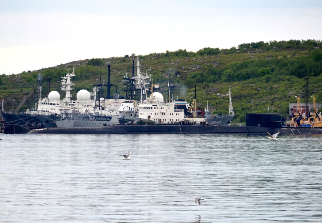 A picture taken on July 2, 2019, shows an unidentified submarine in the city of Severomorsk, in Russia. - Fourteen Russian seamen have died in a fire on a deep-water research submersible, Russia's defence ministry said on July 2, 2019.