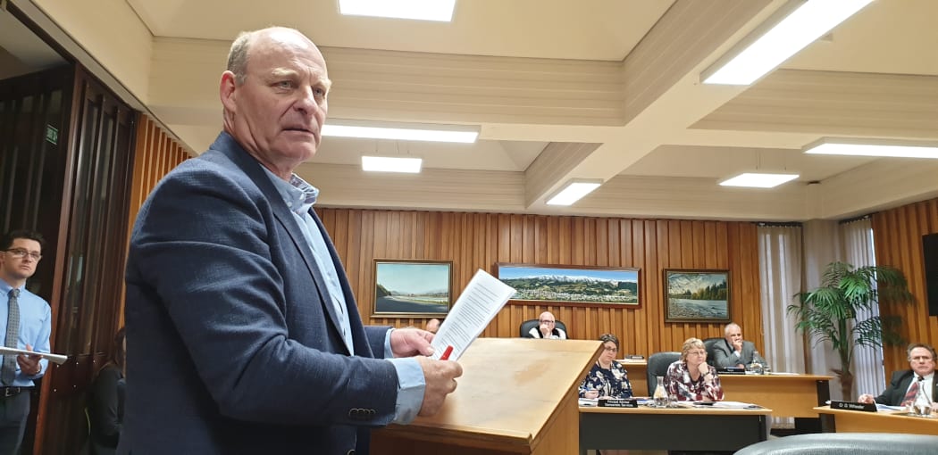 Stephen Pattinson tells the Upper Hutt Council its flood modeling is wrong.