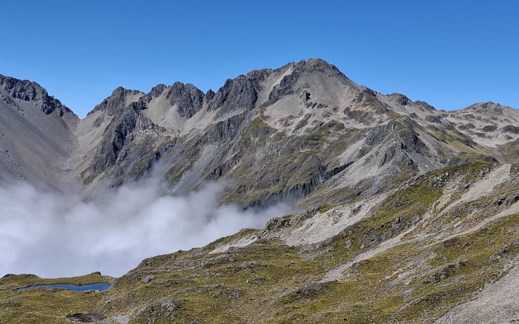 Maniniaro/Mt Angelus in the Nelson Lakes in clear conditions. The rescue took place in the area in the centre of the photo.