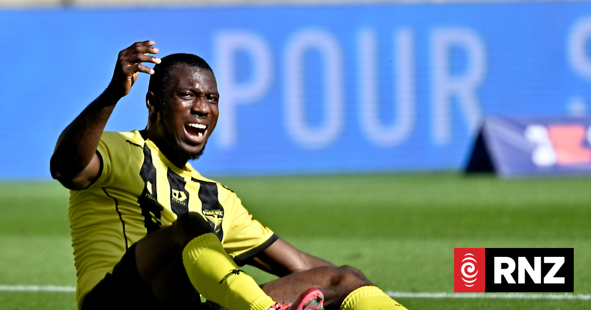 Wellington Phoenix settle for draw in 500th A-League match