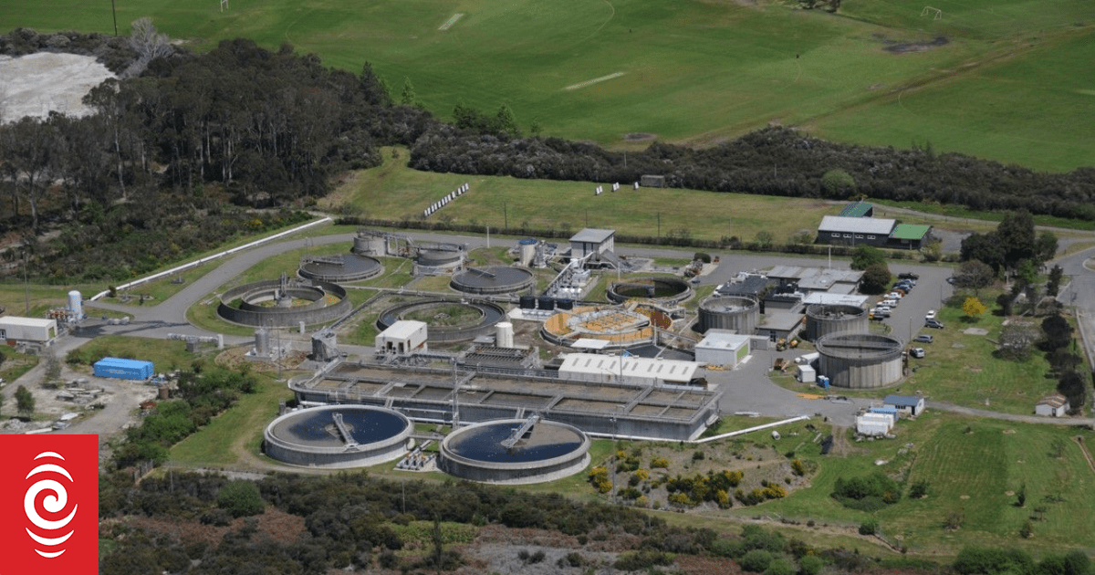 Cause of leak that sent treated wastewater into lake a mystery