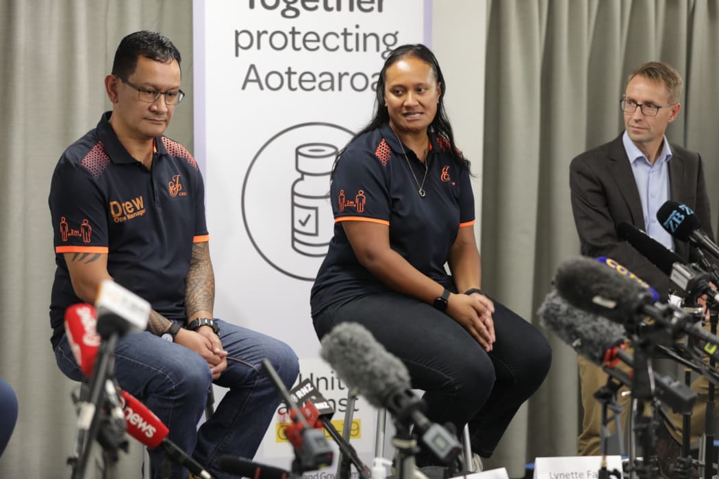 Jet Park worker Lynette Faiva (centre) was the first border worker to get vaccinated, Jet Park operations manager Drew Leafa (left) was the second, Director-General of Health Ashley Bloomfield is on the right.